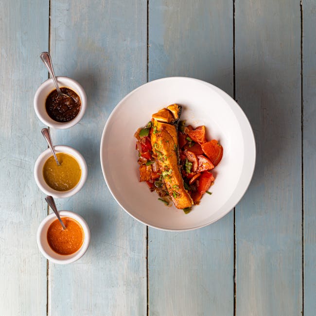 Moroccan-Style Salmon with Garlic Mayonnaise Gains Popularity in Southern Spain